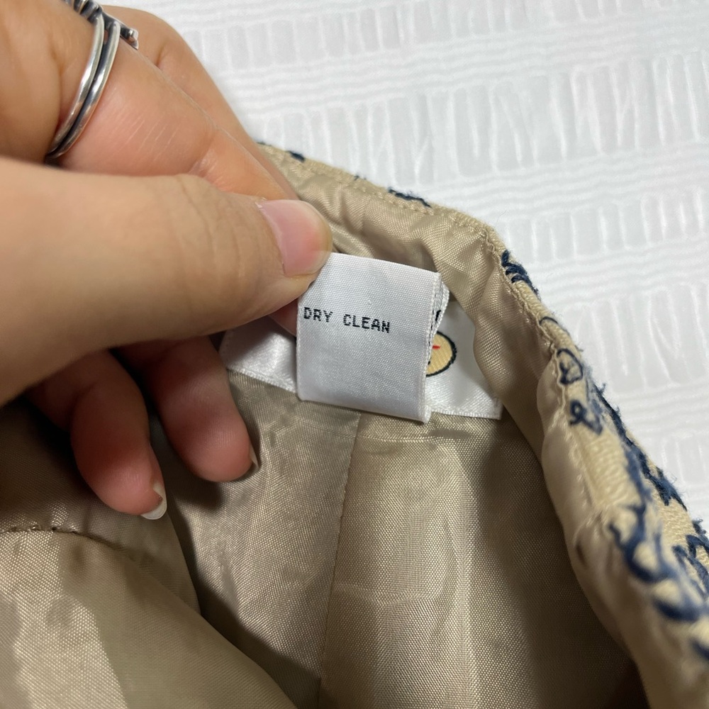 Talbots Women’s Linen/Cotton Tan and Navy Blue embroidered Slacks size 8 - Picture 9 of 9